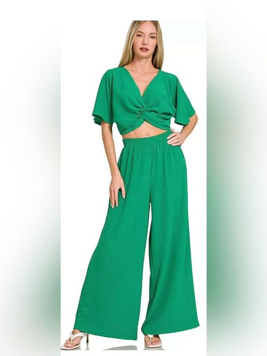 Zenana Outfitters Pants - NWOT Zenana Outfitters Emerald Green Wide-Leg Crop Top & Pants Set
